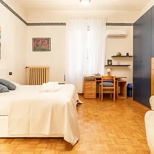 Appartamento Spacious With Kitchenette, Near Piazza Maggiore, Bologna