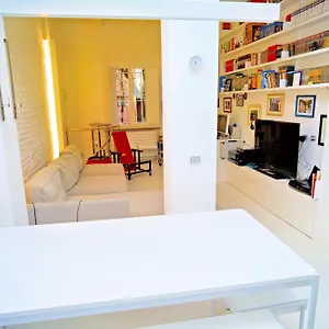 Elegant And Modern Loft In Medieval Bologna