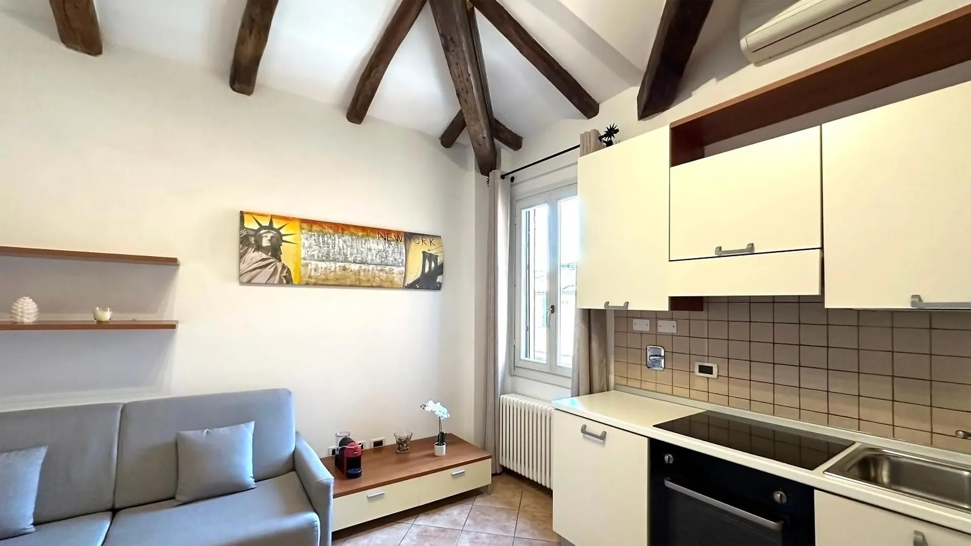 Int 4 - Suite Edoardo By Residence San Luca Bologna 0*,  Olaszország